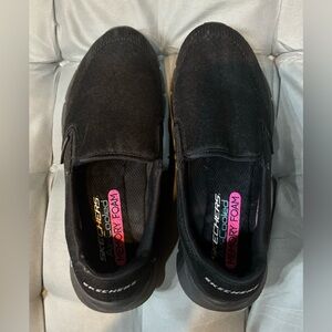 Skechers air cooled memory foam shoes